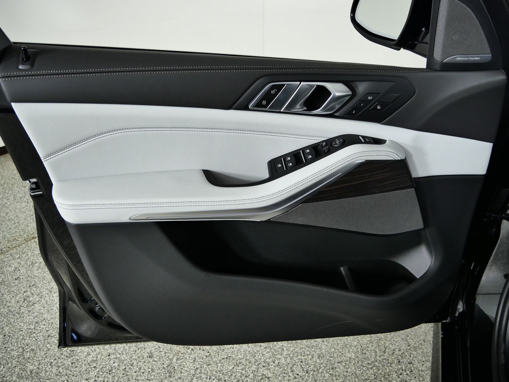 Thumbnail: 2026 BMW X5 - 34