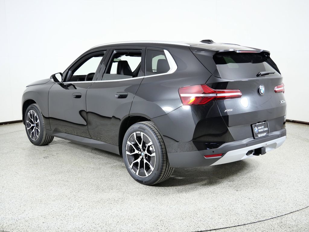 Thumbnail: 2026 BMW X3 - 14