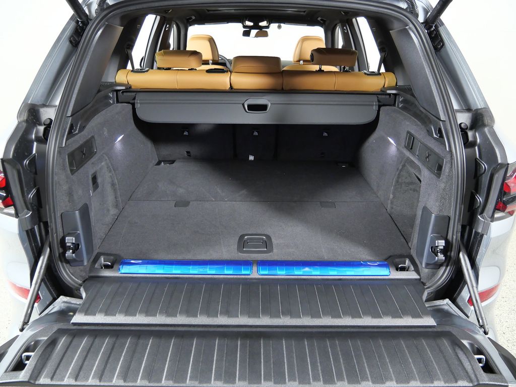 Thumbnail: 2026 BMW X5 - 28