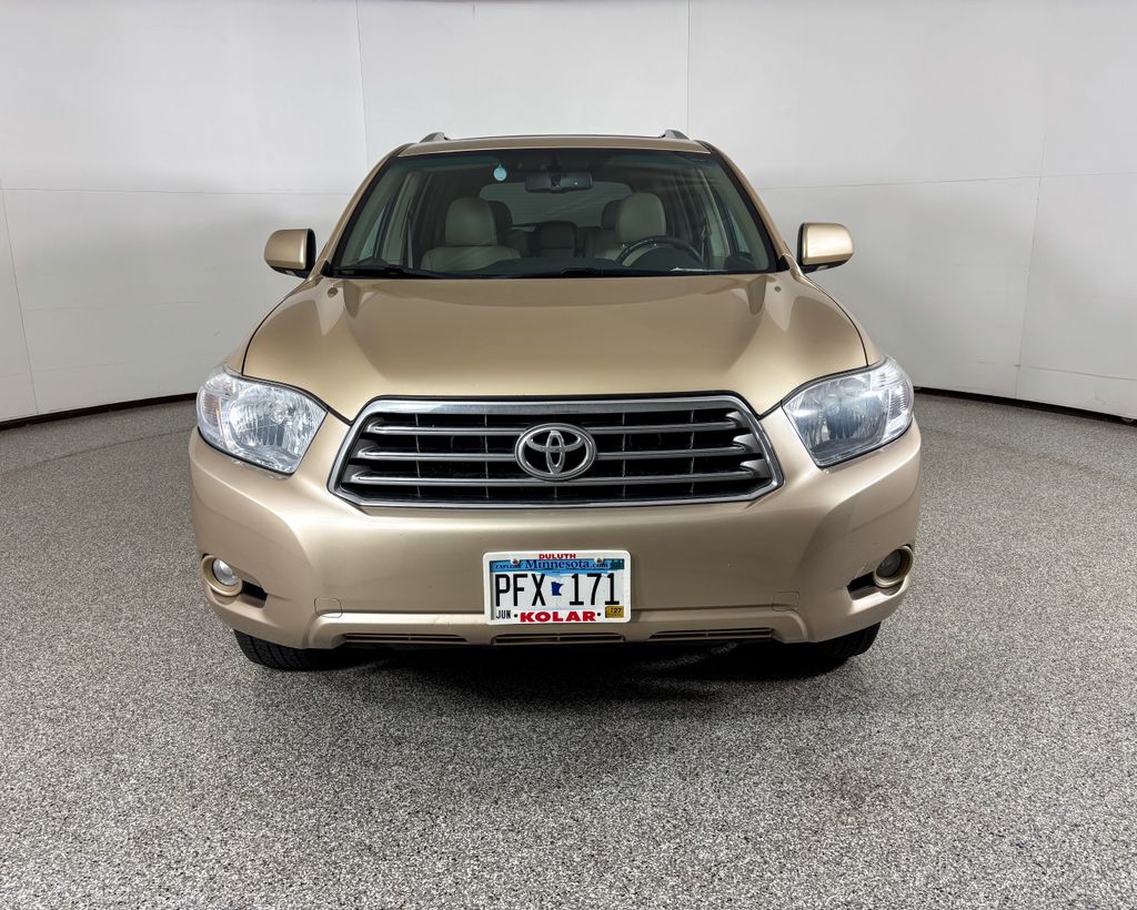 Thumbnail: 2010 Toyota Highlander - 2