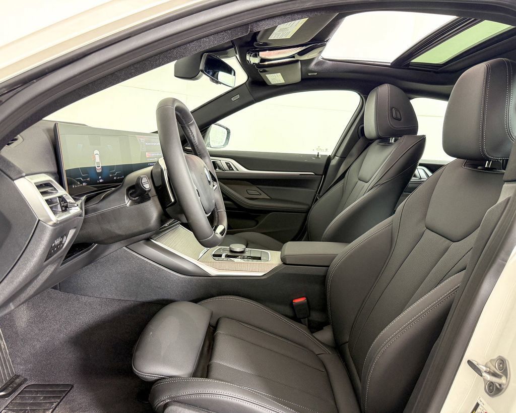 Thumbnail: 2025 BMW 4 Series - 34