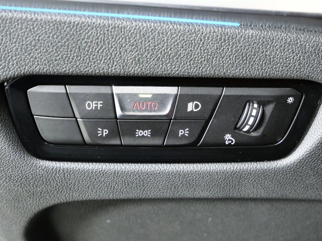 Thumbnail: 2023 BMW 3 Series - 43