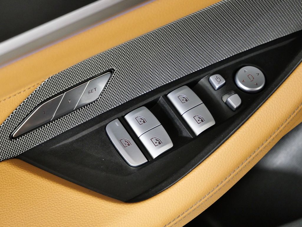 Thumbnail: 2025 BMW i4 - 40