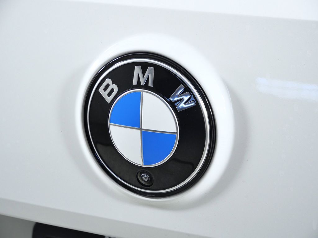 Thumbnail: 2026 BMW iX - 11