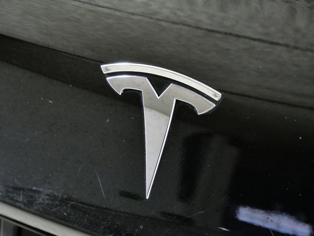 Thumbnail: 2018 Tesla Model 3 - 12