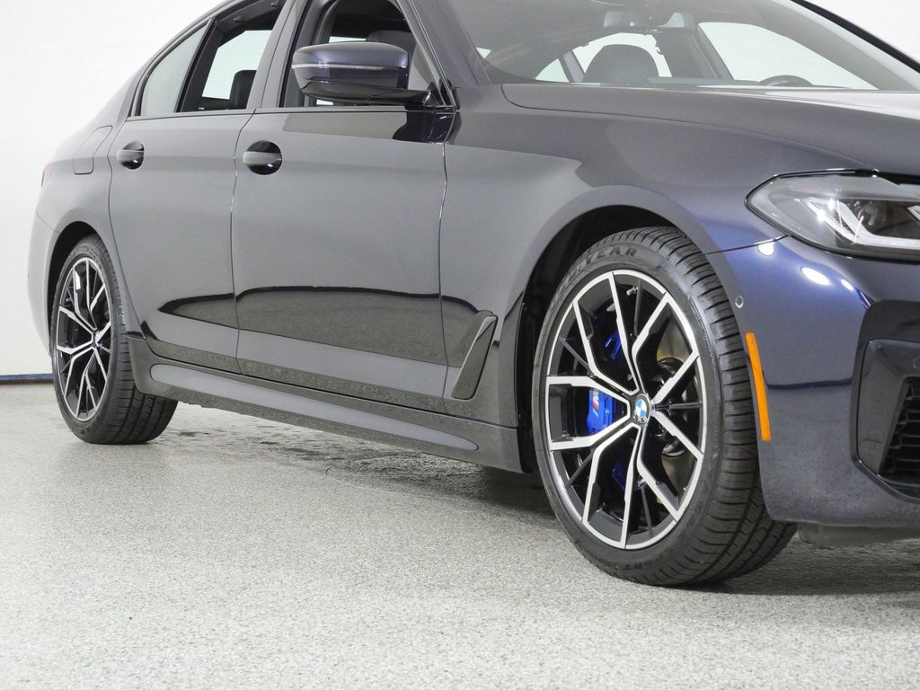 Thumbnail: 2023 BMW 5 Series - 8