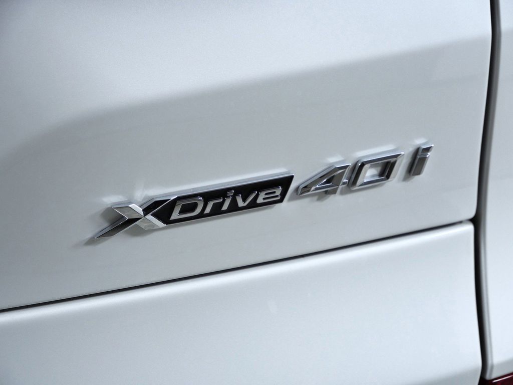Thumbnail: 2026 BMW X5 - 12