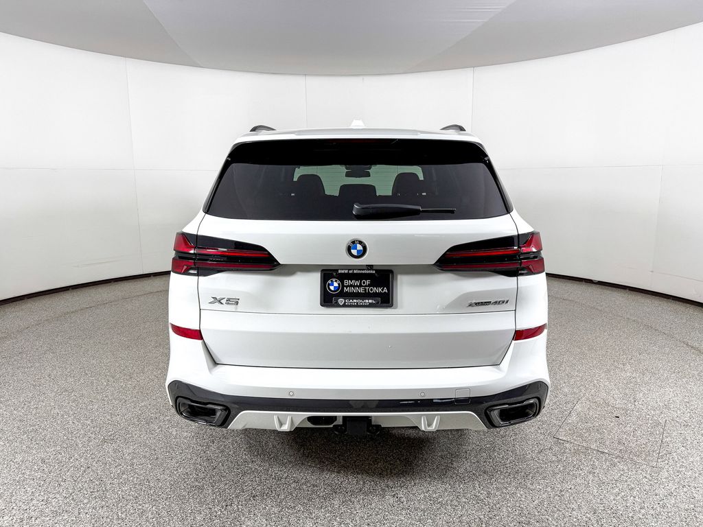 Thumbnail: 2026 BMW X5 - 12