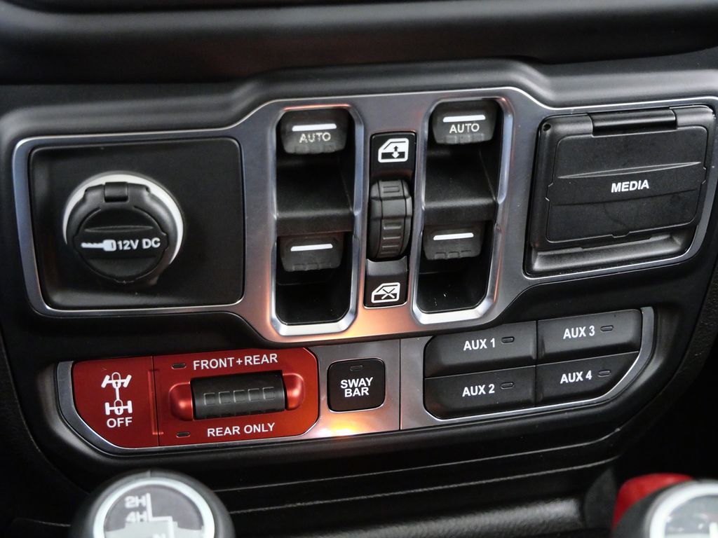 Thumbnail: 2018 Jeep Wrangler - 47