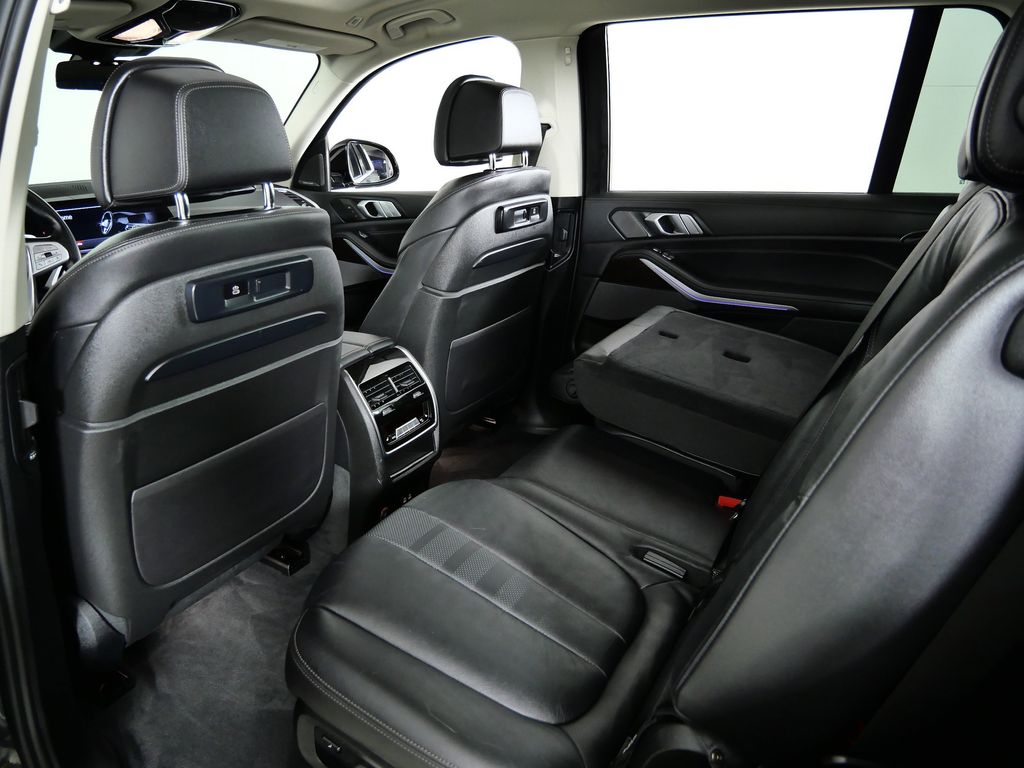 Thumbnail: 2021 BMW X7 - 34