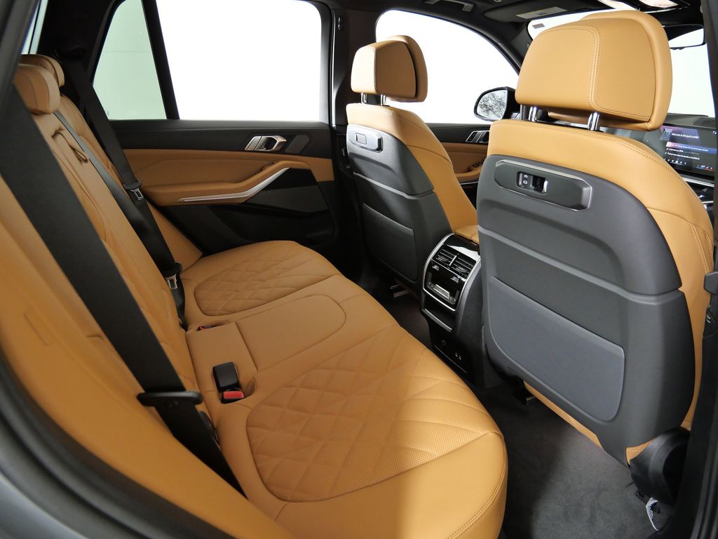 Thumbnail: 2026 BMW X5 - 26