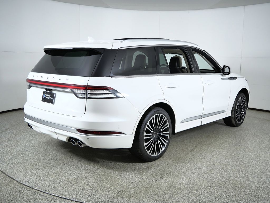 Thumbnail: 2020 Lincoln Aviator - 10