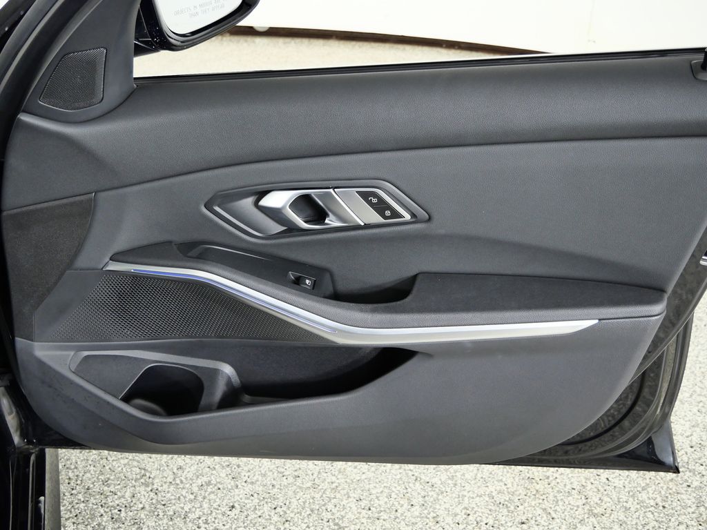 Thumbnail: 2021 BMW 3 Series - 20