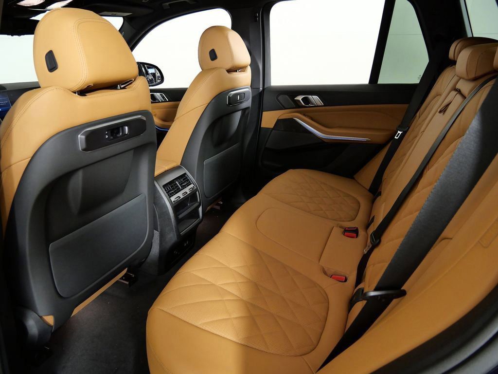 Thumbnail: 2026 BMW X5 - 32
