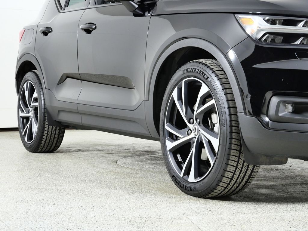 Thumbnail: 2021 Volvo XC40 - 7