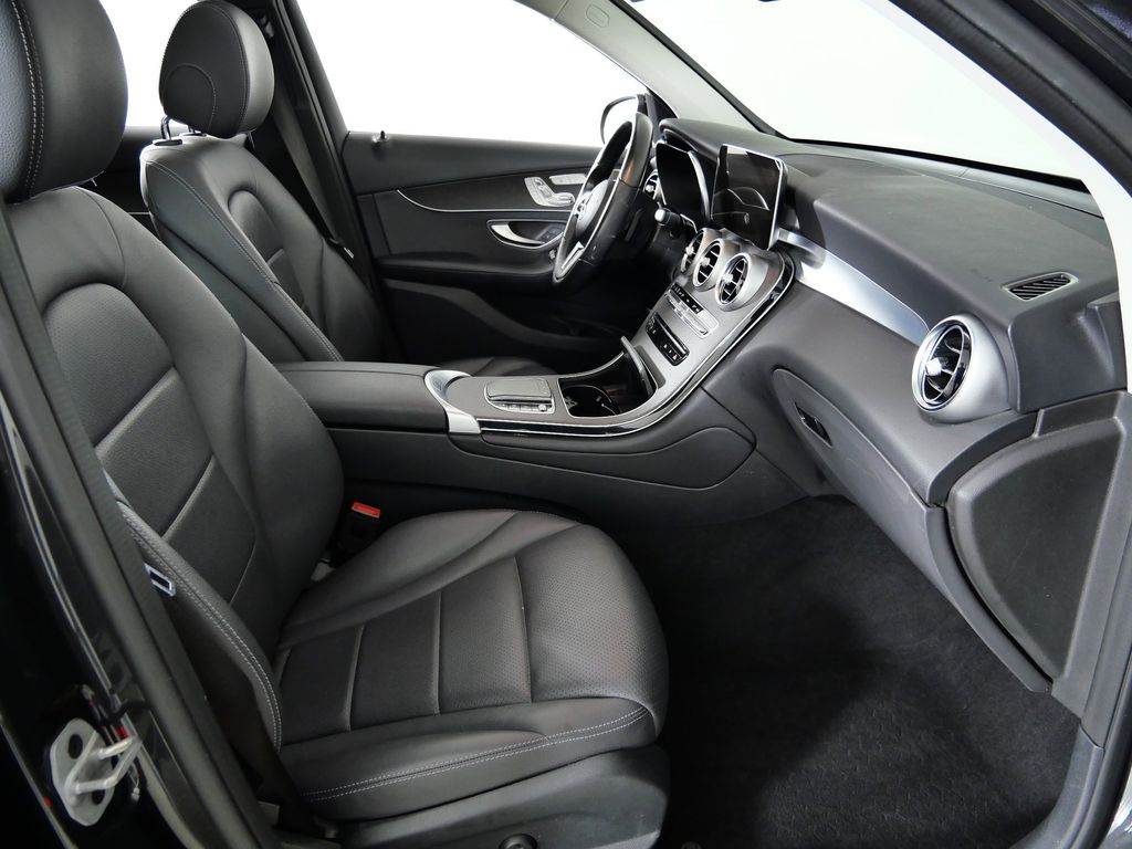 Thumbnail: 2021 Mercedes-Benz GLC - 21