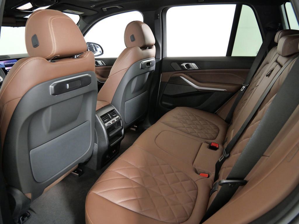 Thumbnail: 2026 BMW X5 - 33
