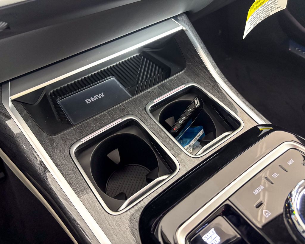 Thumbnail: 2025 BMW 7 Series - 44