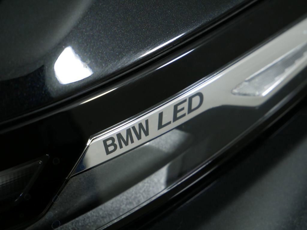 Thumbnail: 2026 BMW X7 - 15