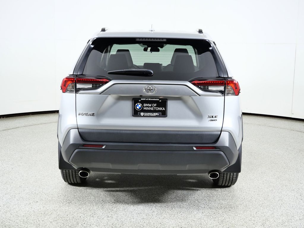 Thumbnail: 2021 Toyota RAV4 - 11