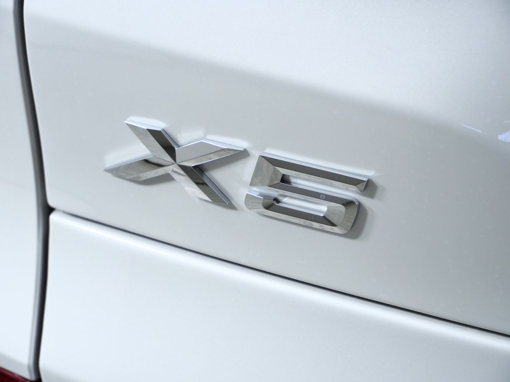 Thumbnail: 2026 BMW X5 - 13