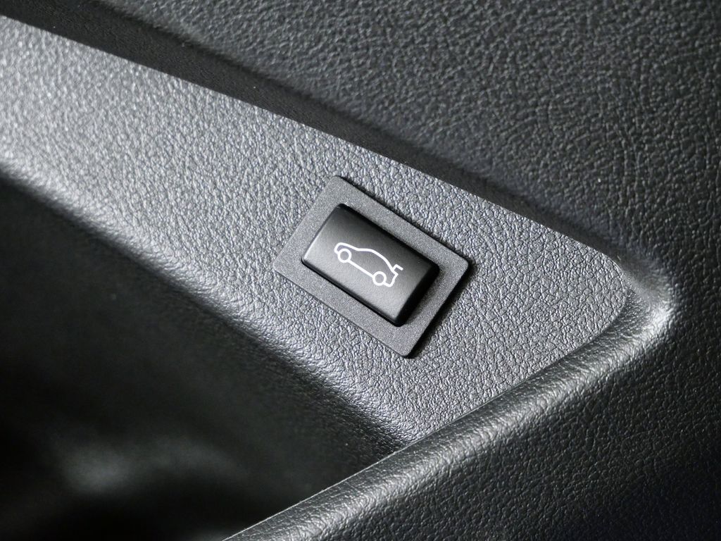 Thumbnail: 2026 BMW M2 - 35