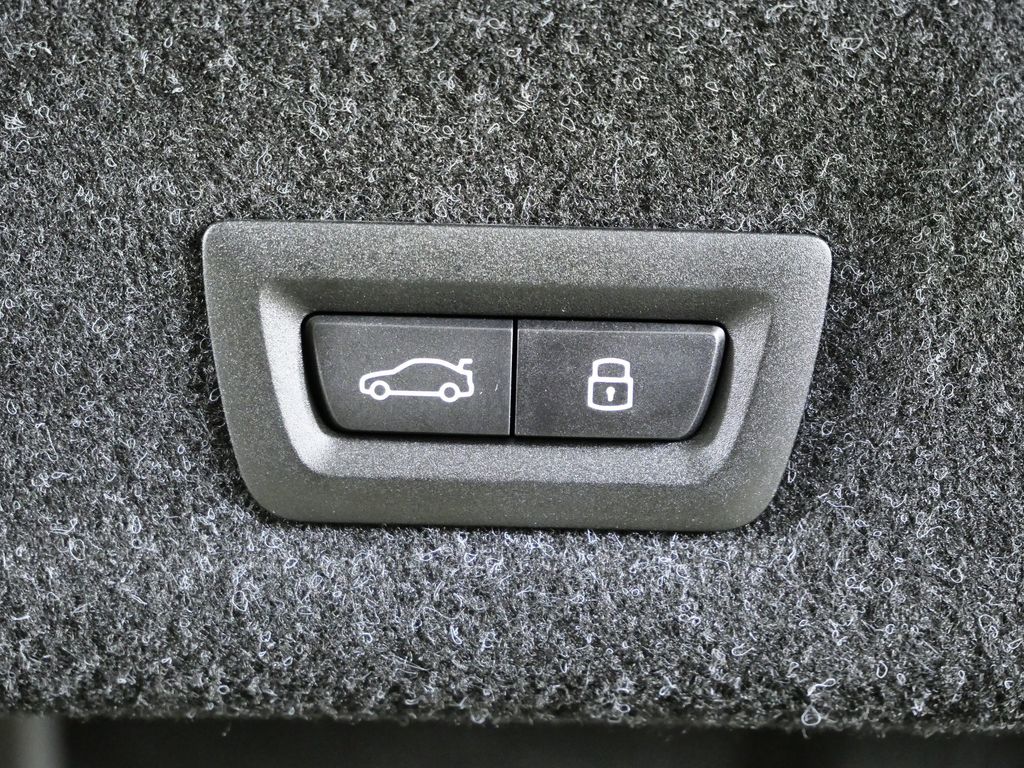 Thumbnail: 2026 BMW M3 - 27