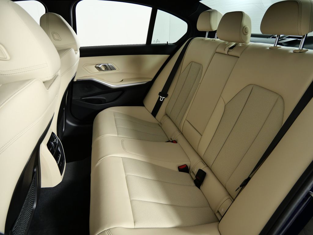 Thumbnail: 2023 BMW 3 Series - 35