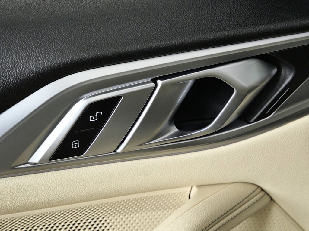 Thumbnail: 2025 BMW 4 Series - 38