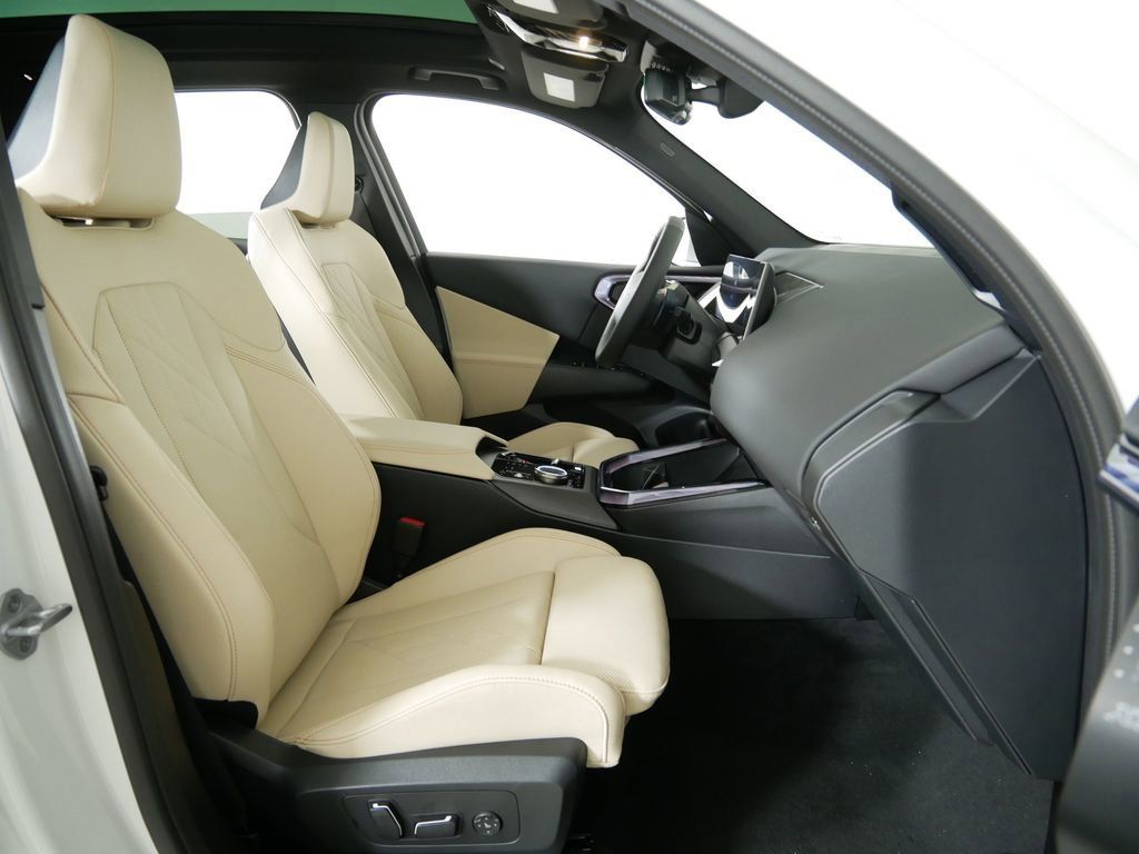 Thumbnail: 2025 BMW X3 - 23