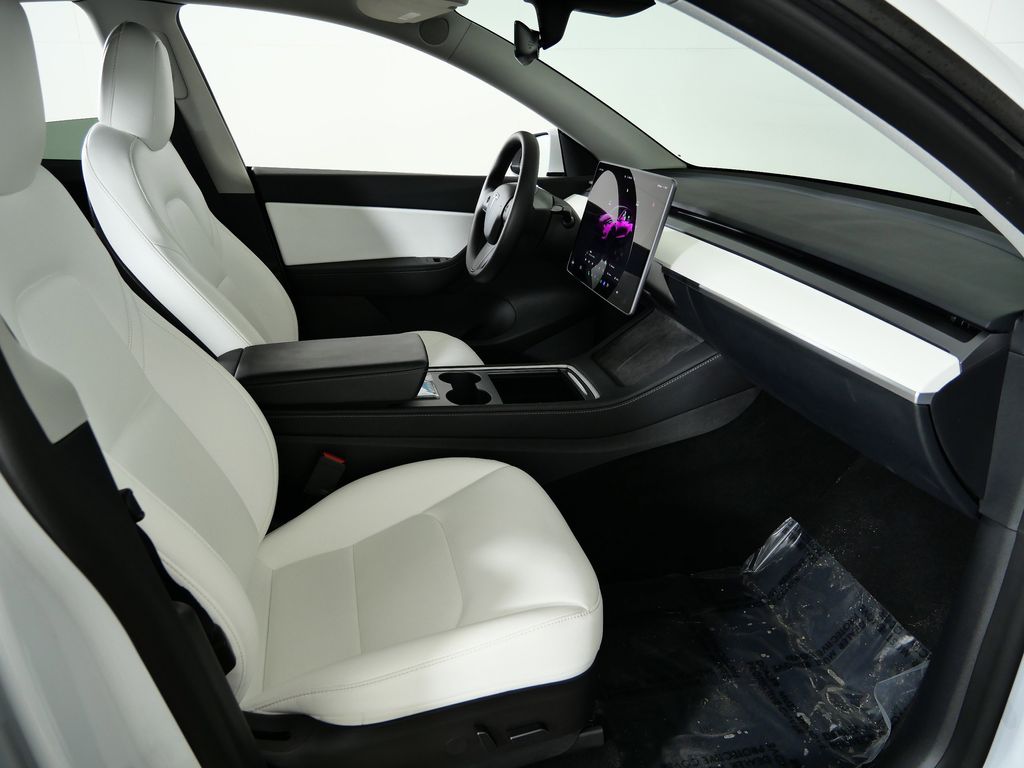 Thumbnail: 2022 Tesla Model Y - 20