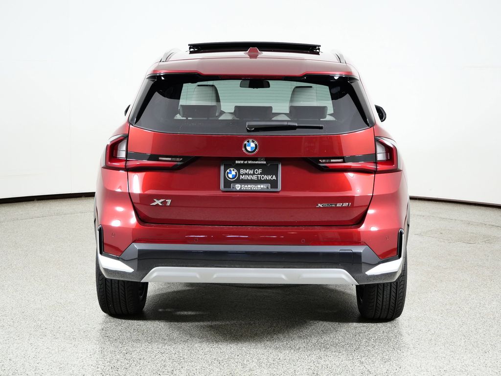 Thumbnail: 2026 BMW X1 - 10