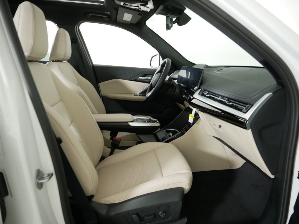 Thumbnail: 2025 BMW X1 - 22