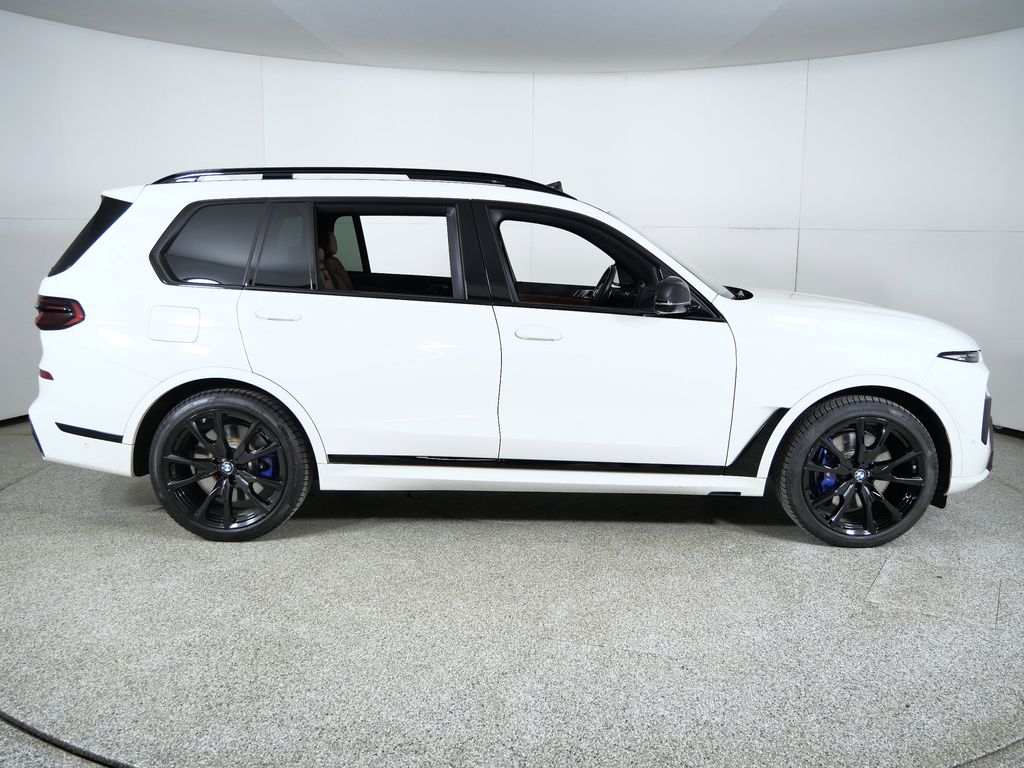 Thumbnail: 2024 BMW X7 - 10
