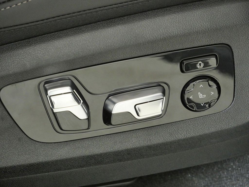 Thumbnail: 2026 BMW X5 - 22