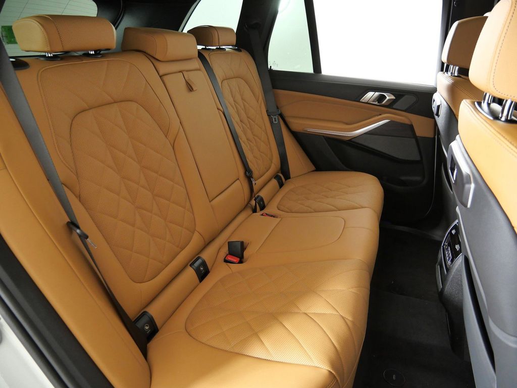 Thumbnail: 2026 BMW X5 - 27