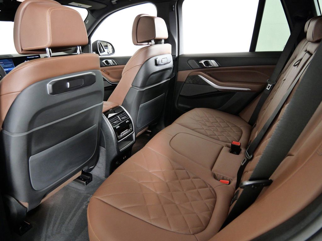 Thumbnail: 2026 BMW X5 - 32