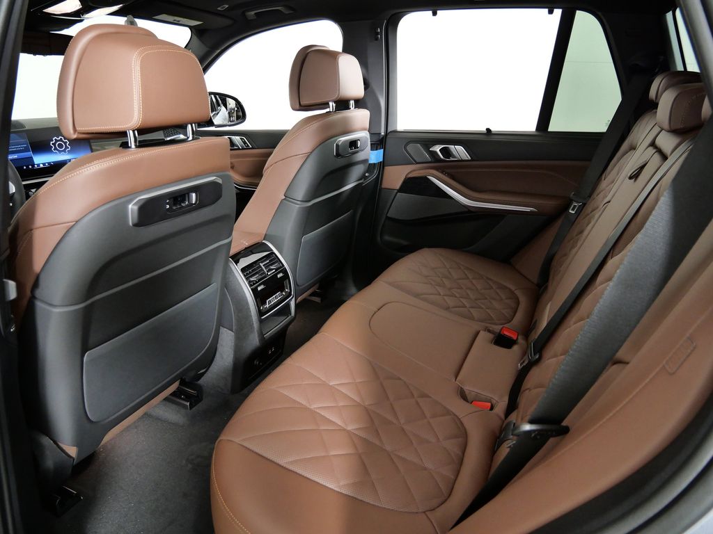 Thumbnail: 2026 BMW X5 - 32