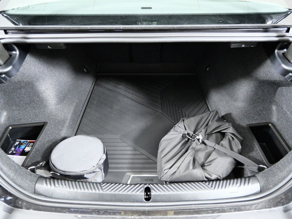 Thumbnail: 2026 BMW 5 Series - 27