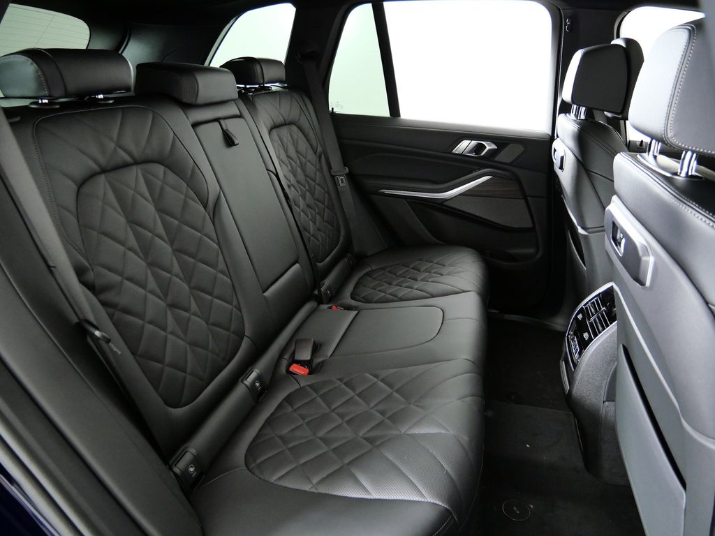 Thumbnail: 2026 BMW X5 - 27