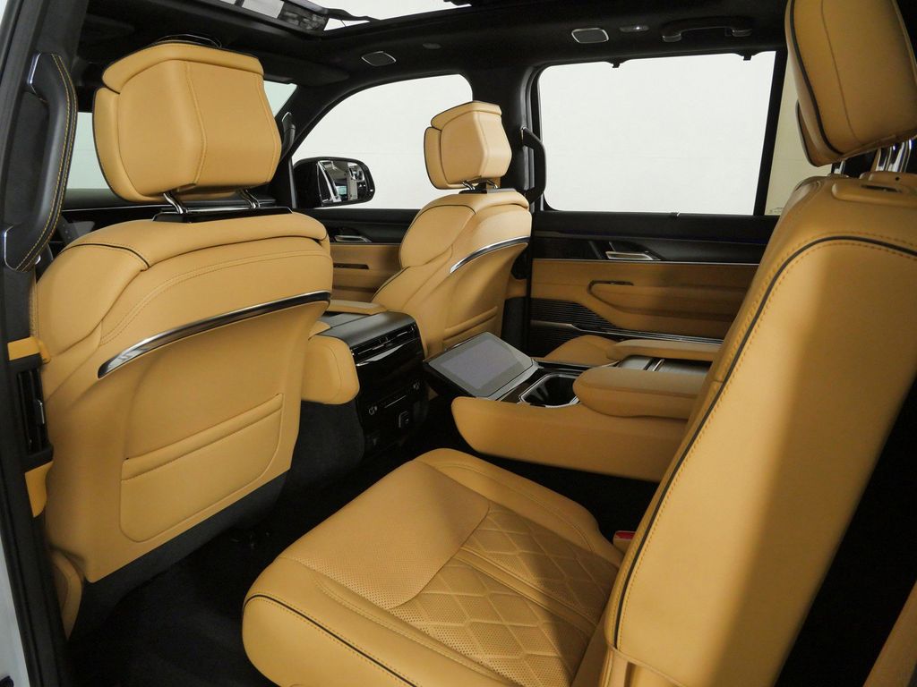 Thumbnail: 2023 Jeep Grand Wagoneer - 35