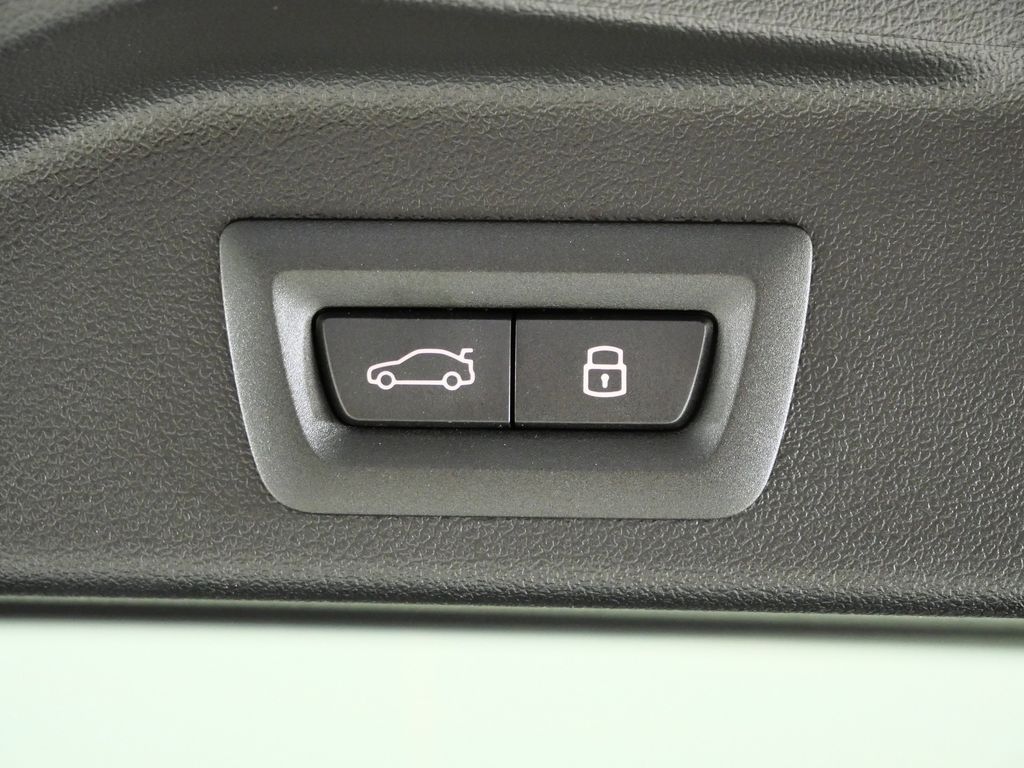 Thumbnail: 2026 BMW X5 - 30