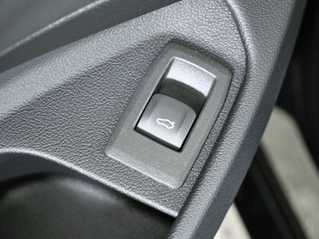 Thumbnail: 2025 BMW 4 Series - 34