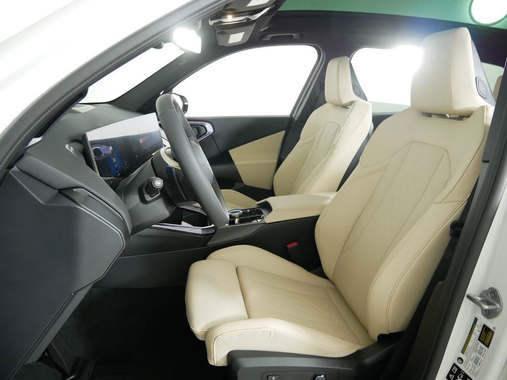 Thumbnail: 2025 BMW X3 - 32