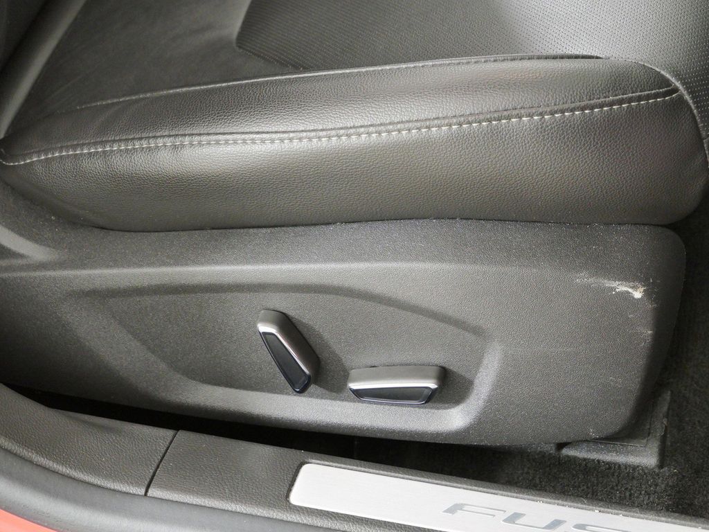 Thumbnail: 2013 Ford Fusion - 22
