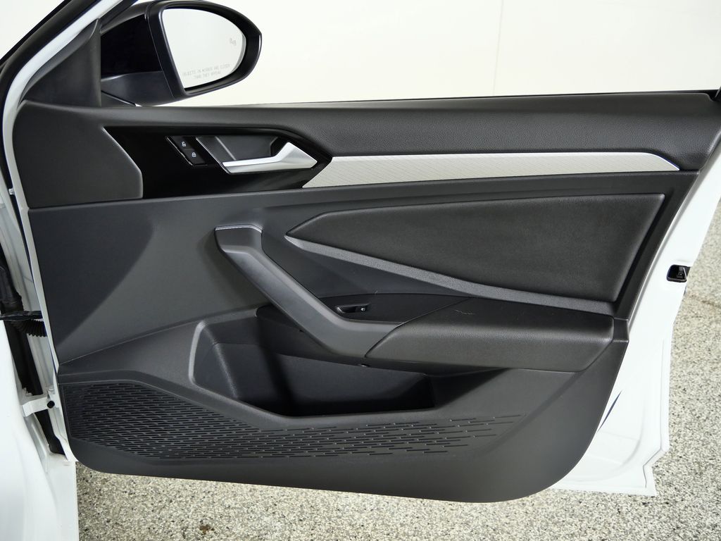 Thumbnail: 2019 Volkswagen Jetta - 19