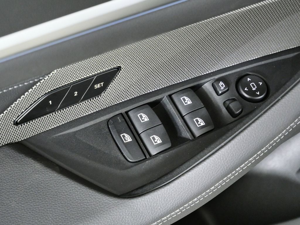 Thumbnail: 2026 BMW i4 - 35