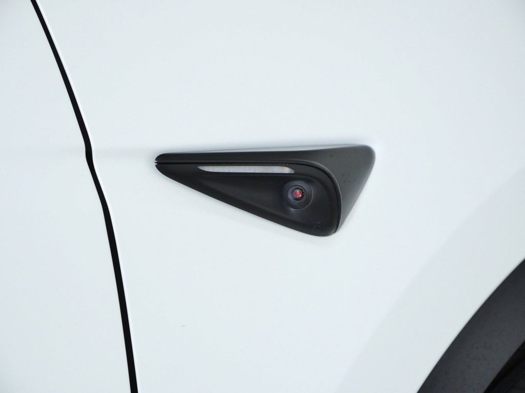 Thumbnail: 2025 Tesla Model Y - 14