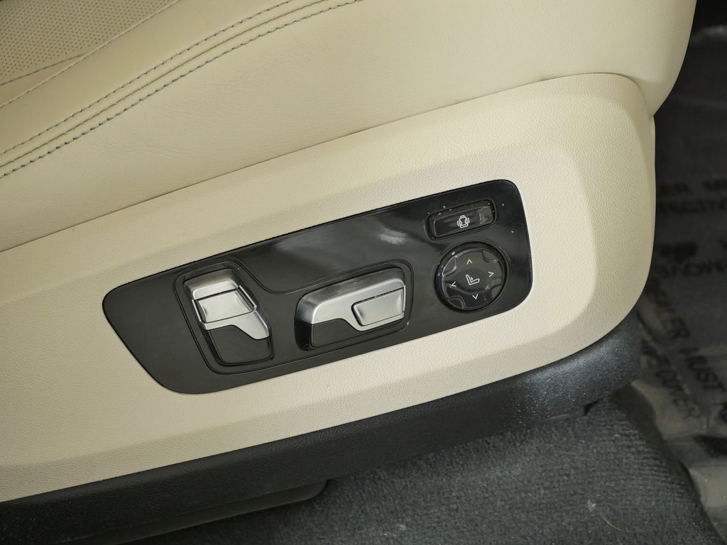Thumbnail: 2023 BMW X5 - 22