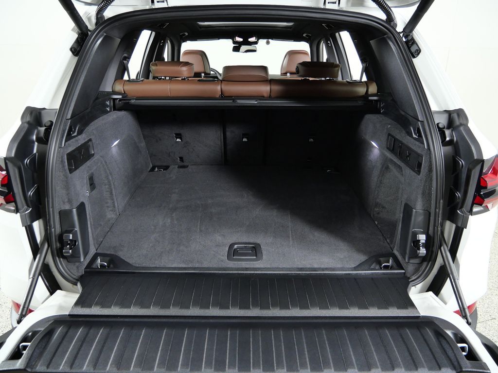 Thumbnail: 2026 BMW X5 - 27